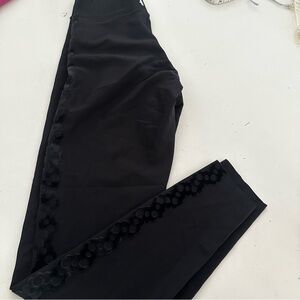 Ultracor black leggings with lace detail Size M all black Euc